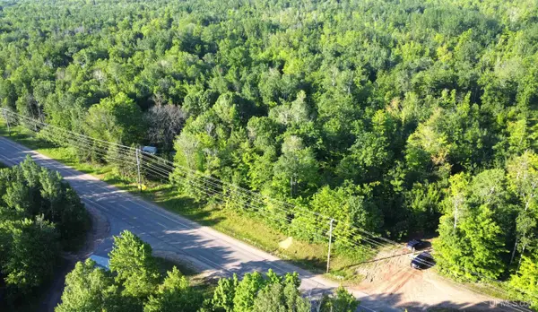 on Alder Cr, Marquette, MI 49855