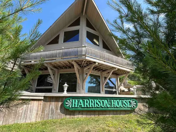 1119 Hillcrest, Harrison, MI 48625