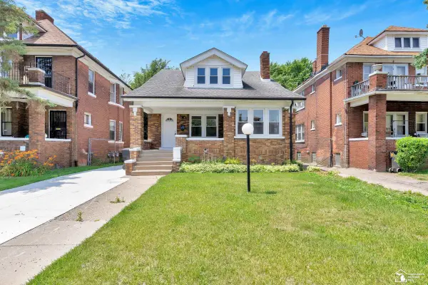 2651 Lakewood, Detroit, MI 48215