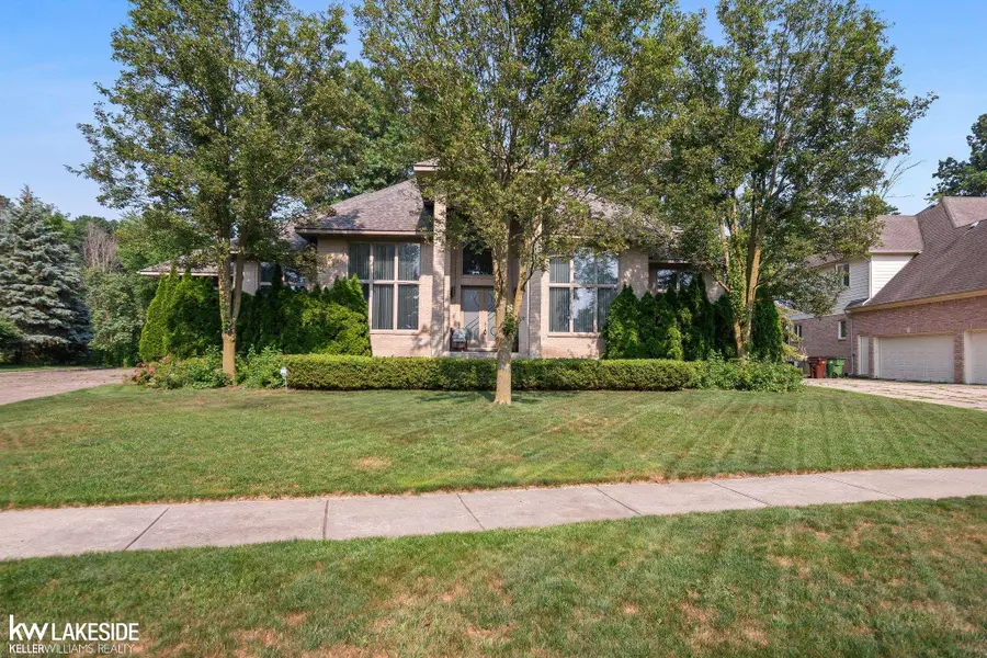 55766 Apple, Shelby Charter Township, MI 48316 - Image #2