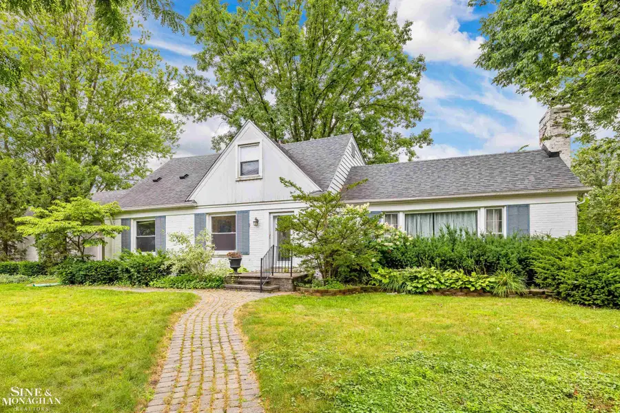 19980 Clairview Court, Grosse Pointe Woods, MI 48236 - Image #3