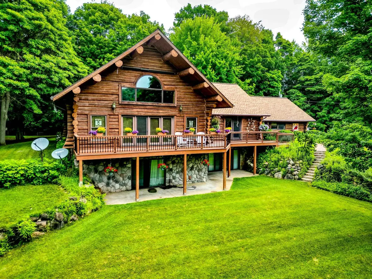 24486 6th, Gobles, MI 49055 - Image #1