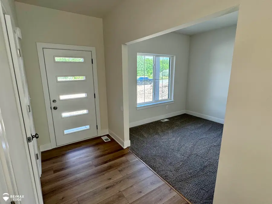 8018 Bradbury, Grand Blanc, MI 48439 - #2