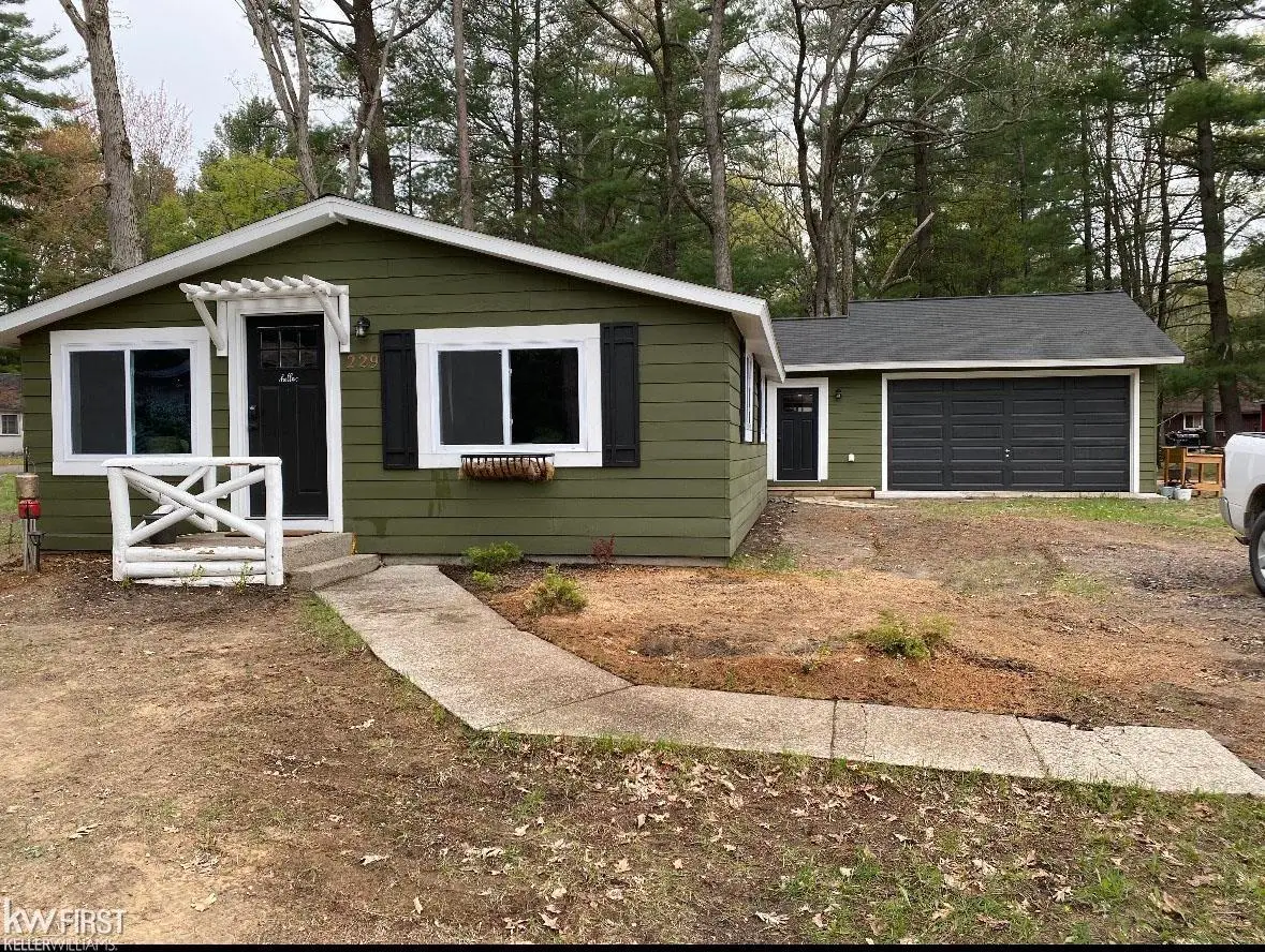 229 Pine Oaks, Prudenville, MI 48651 - Image #1