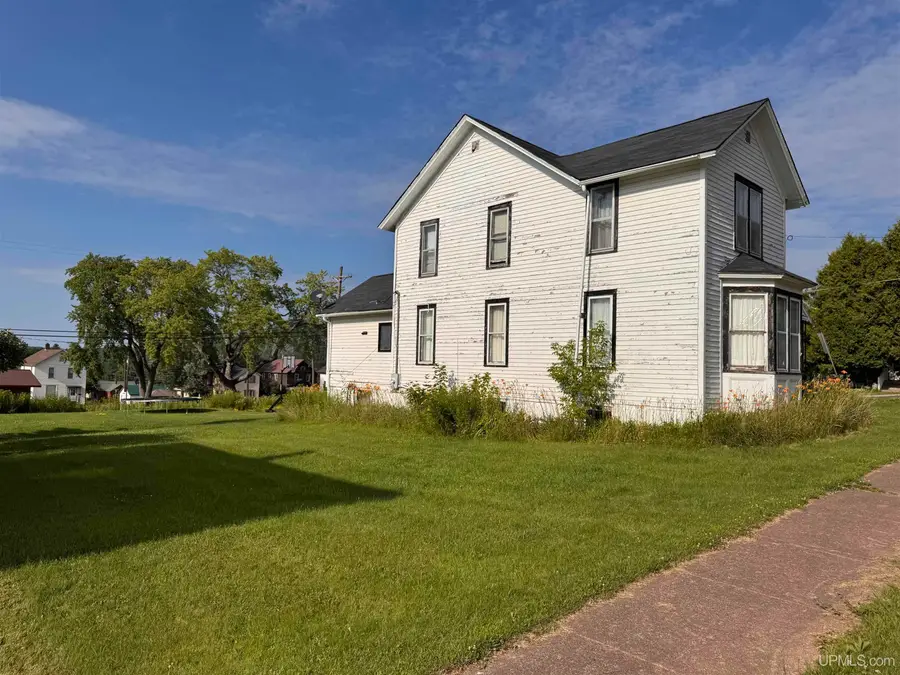 312 E Sellar, Bessemer, MI 49911 - Image #2