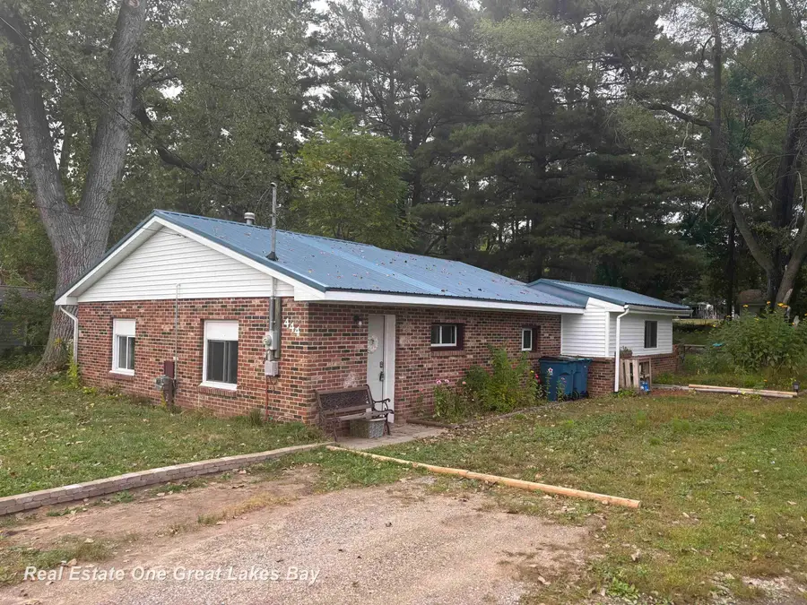 444 W Crawford, Sanford, MI 48657 - Image #2