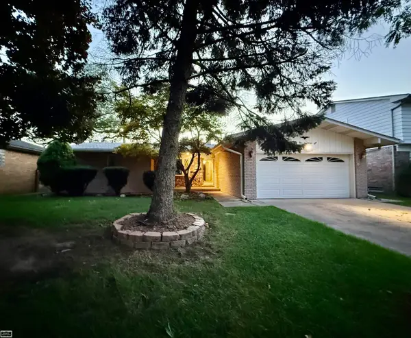 31031 Champine, Saint Clair Shores, MI 48082