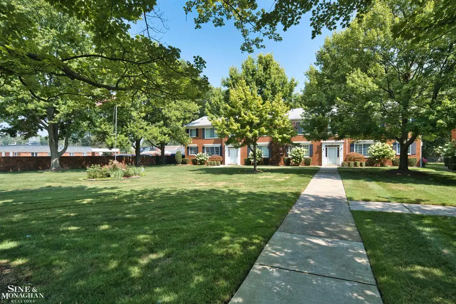 20923 Wildwood #226, Harper Woods, MI 48225 - Image #2