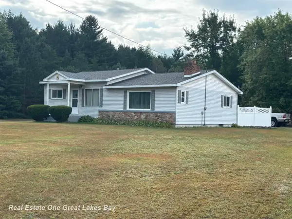 2750 E Deckerville, Caro, MI 48723