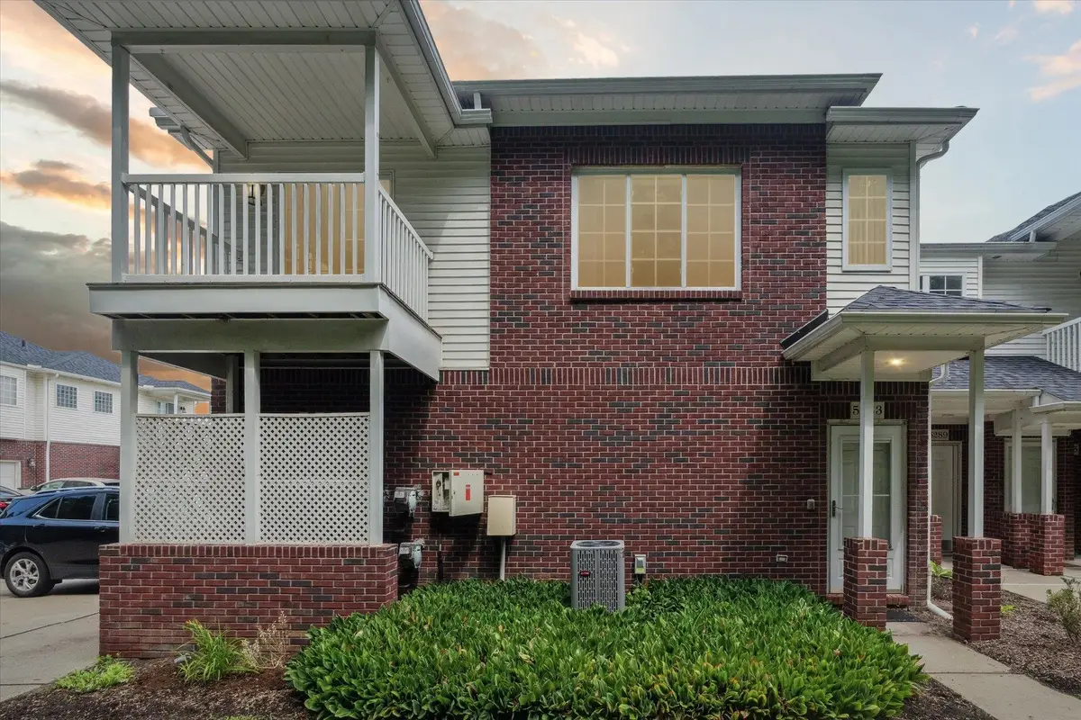 5283 Twin Oaks, Sterling Heights, MI 48314 - #1