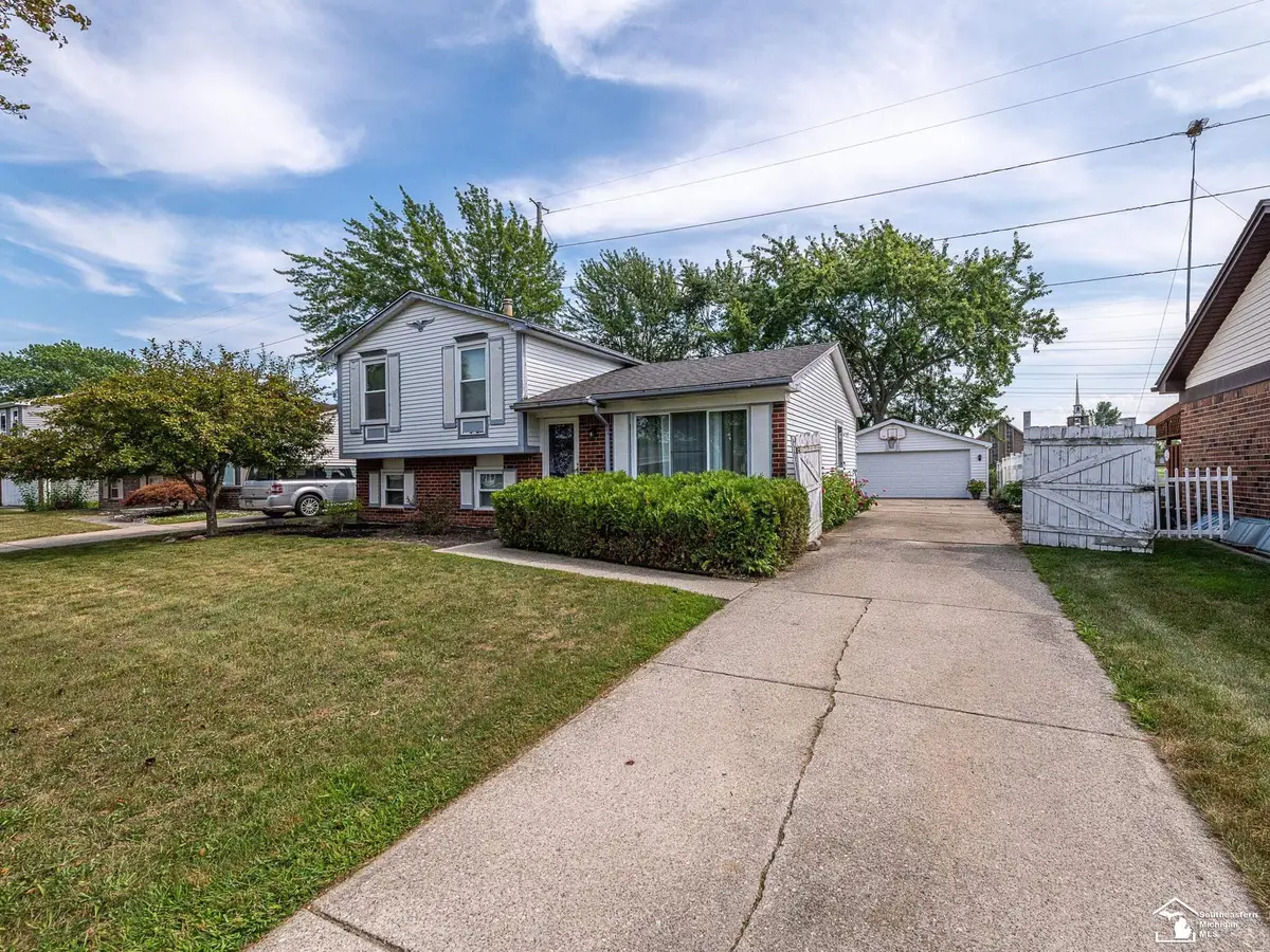 19043 Hyde Park, Trenton, MI 48183 - Image #1