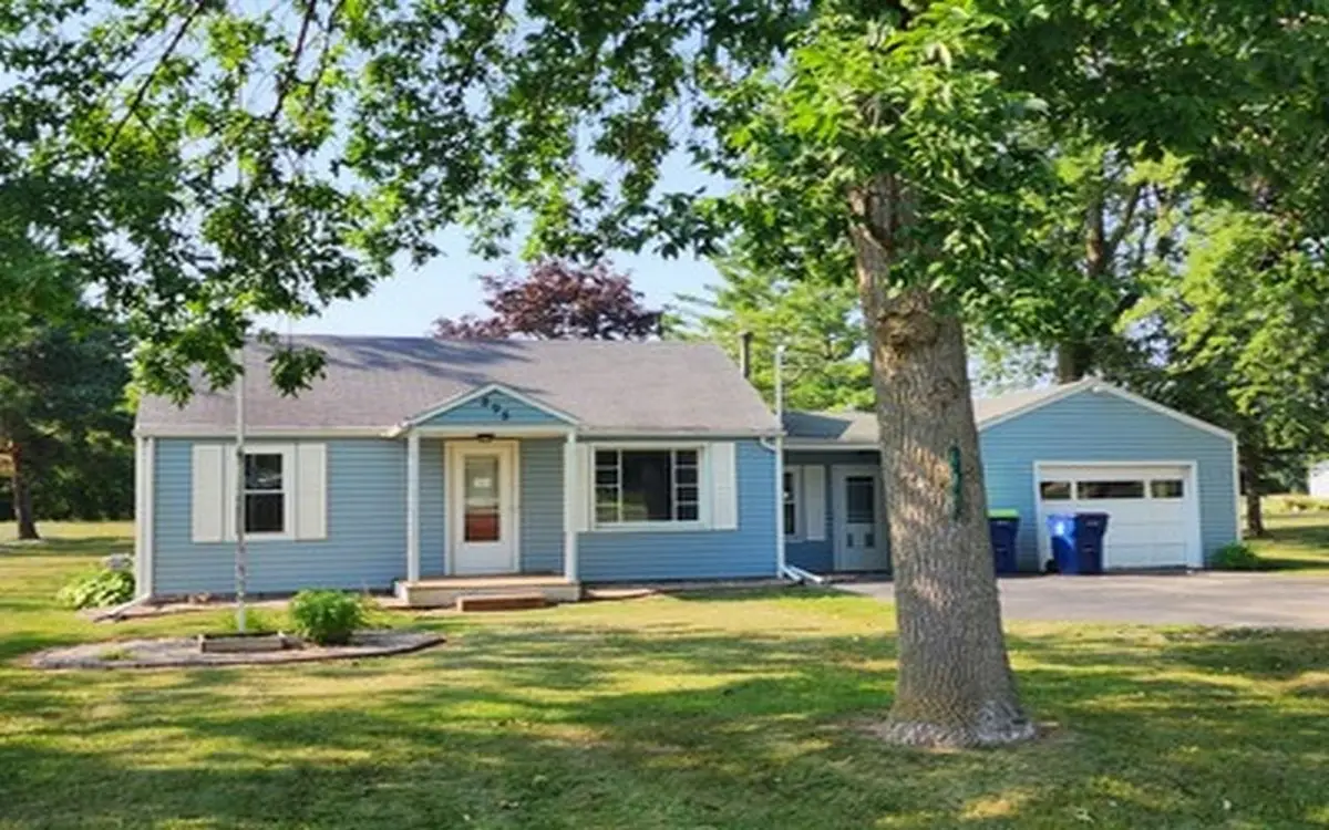 895 Schust, Saginaw, MI 48604 - #1