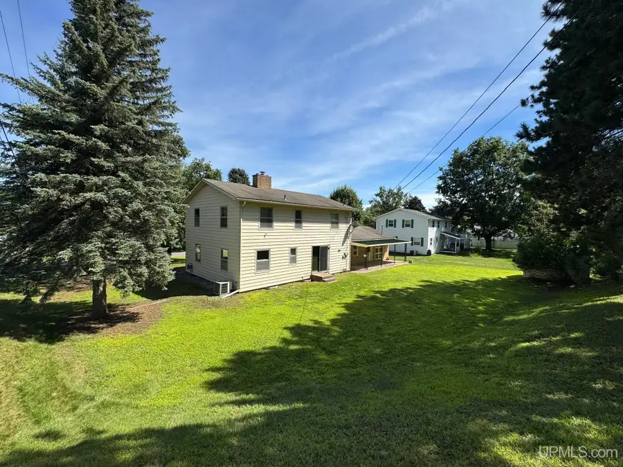 825 Michael, Kingsford, MI 49802 - Image #3