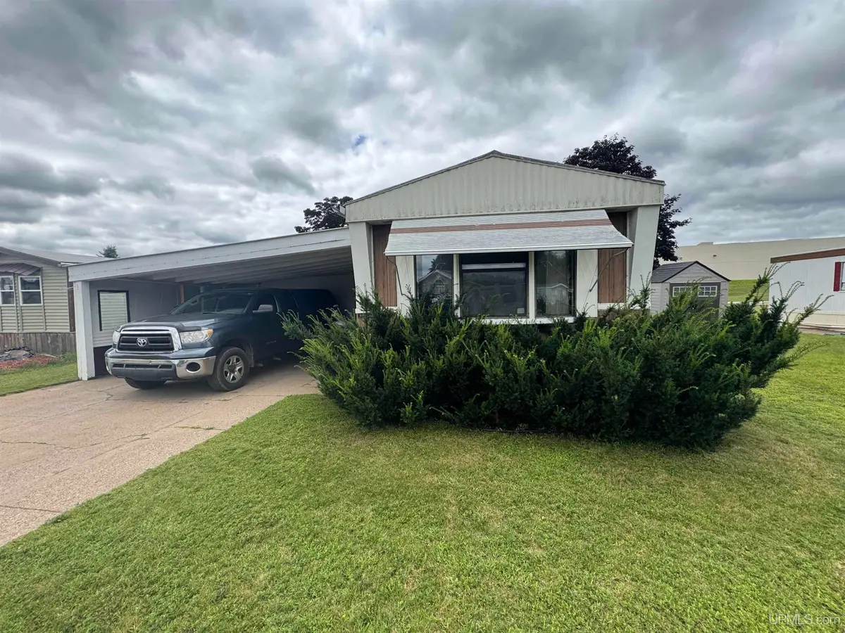 38 Oakwood, Iron Mountain, MI 49801 - Image #1