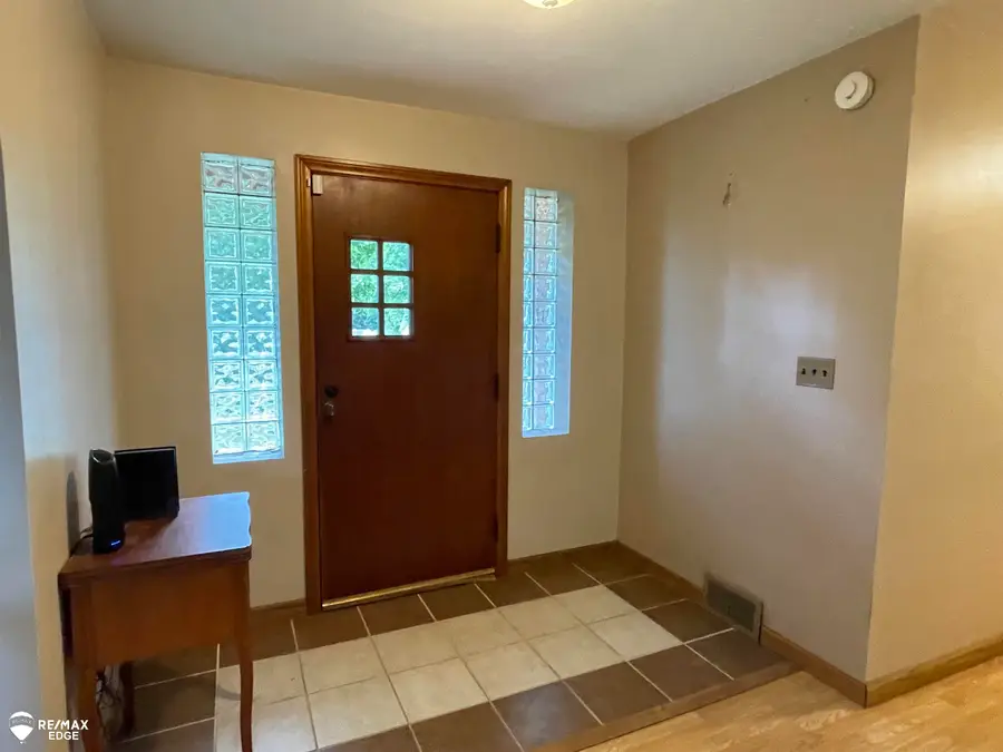 804 Saginaw, Vassar, MI 48768 - Image #2