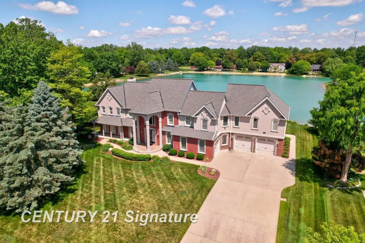 11372 Lake Circle, Saginaw, MI 48609 - Image #1