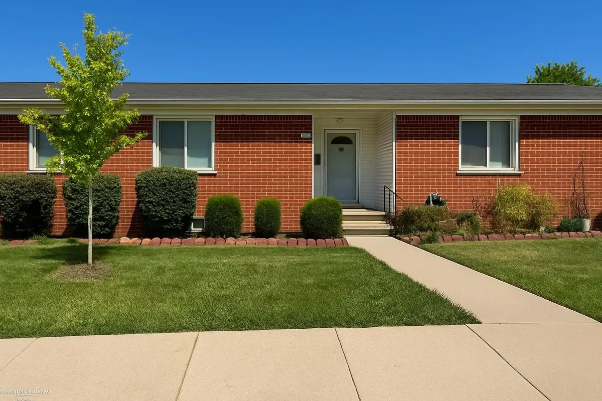 8755 Sterling, Center Line, MI 48015 - Image #1