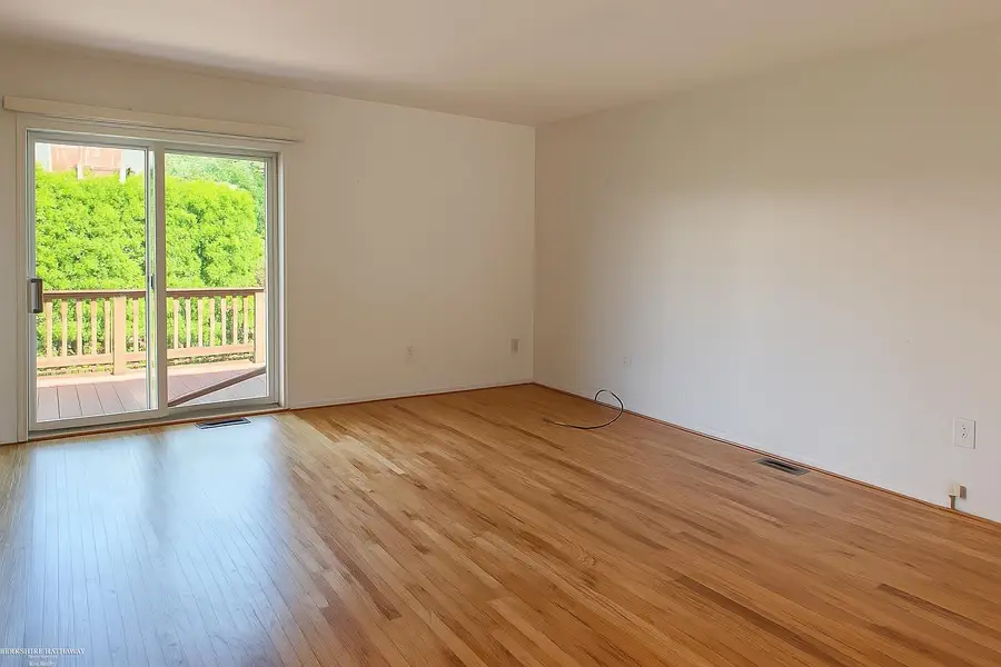 8755 Sterling, Center Line, MI 48015 - Image #2