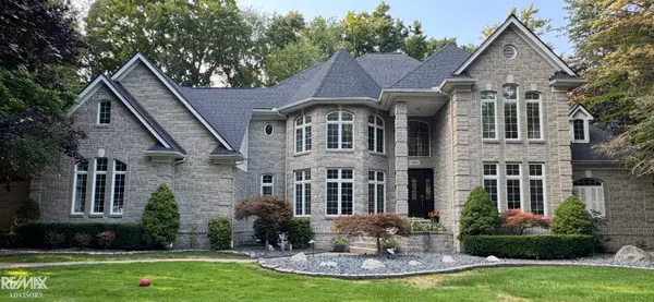 14621 Towering Oaks, Shelby Twp, MI 48315