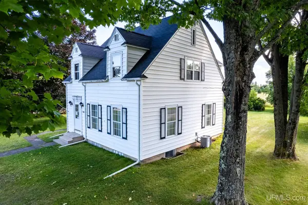 5807 Hwy M35, Perkins, MI 49872