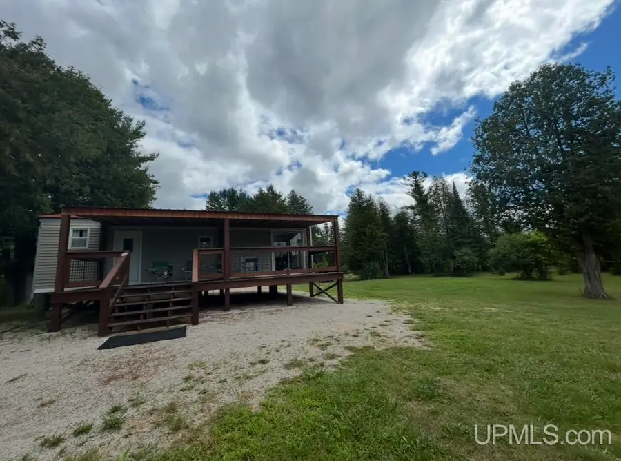 10645 N Main St, Rapid River, MI 49878 - Image #3