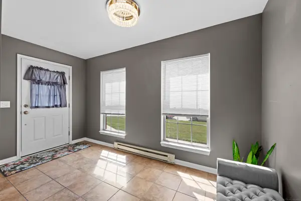 48713 Chelmsford, New Baltimore, MI 48047