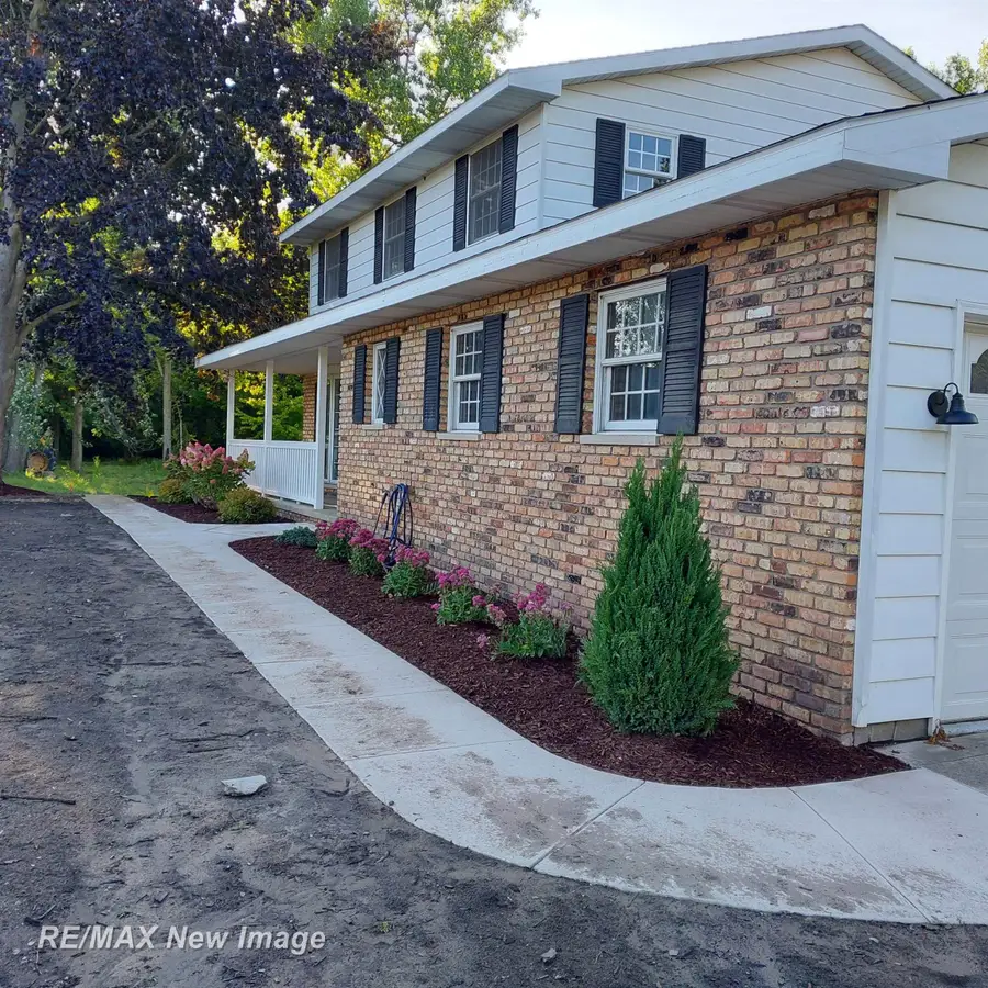 11890 Swan Creek, Saginaw, MI 48609 - Image #2