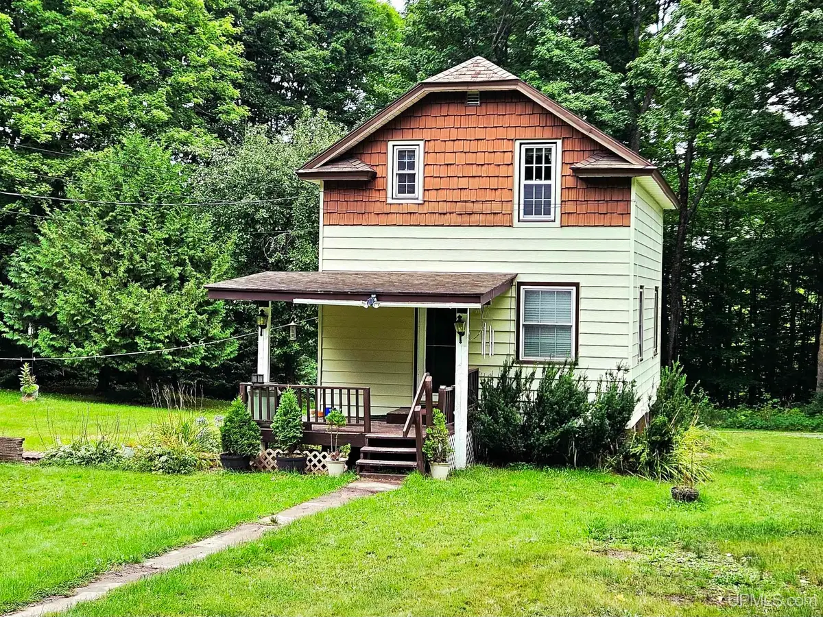 709 Plymouth, Wakefield, MI 49968 - Image #1