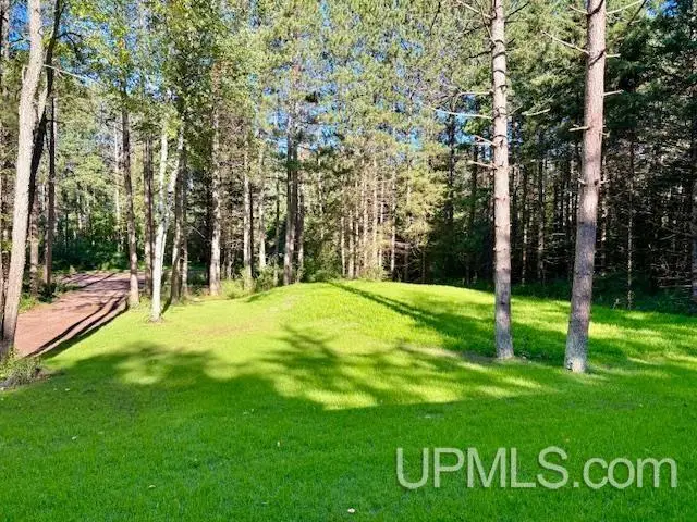 1007 Colby Hill, Bessemer, MI 49911 - Image #2