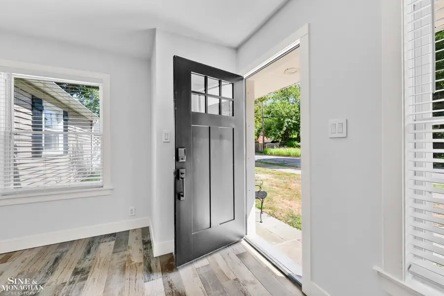 343 Beaupre, Grosse Pointe Farms, MI 48236 - Image #3