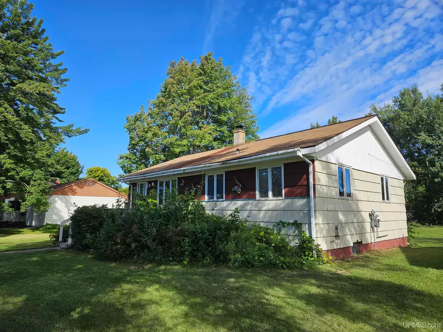 217 Mulock, Ontonagon, MI 49953 - Image #3