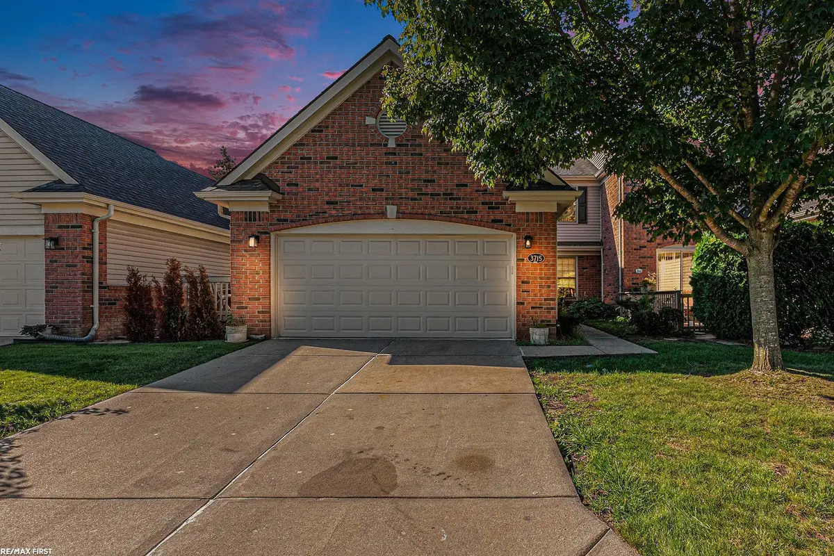3715 Knightbridge Cir, Sterling Heights, MI 48314 - Image #1