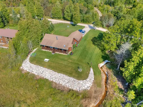 9685 W Barque Point Trail, Manistique, MI 49854