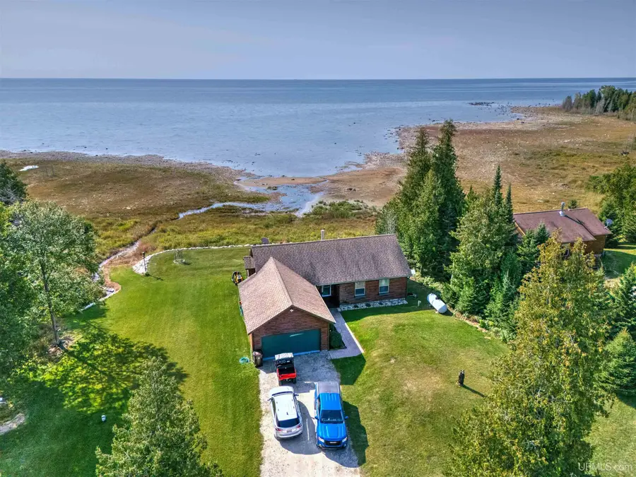 9685 W Barque Point Trail, Manistique, MI 49854 - Image #2