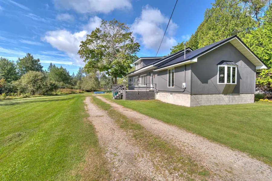 1023 State, Manistique, MI 49854 - Image #2