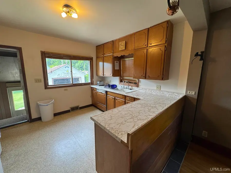 211 Michigan, Crystal Falls, MI 49920 - Image #3