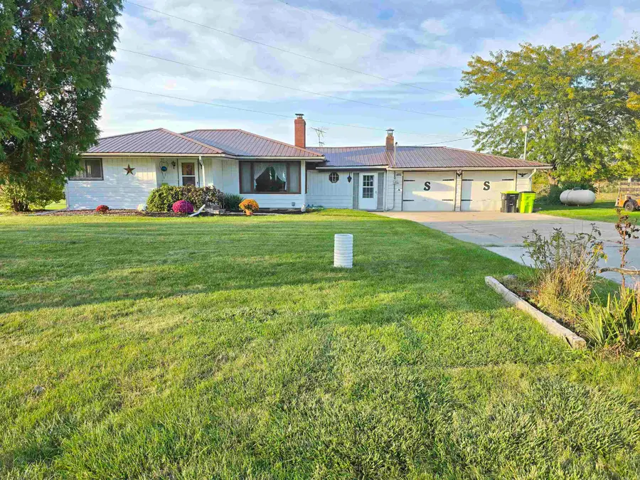 1695 E Almeda Beach, Pinconning, MI 48650 - Image #2