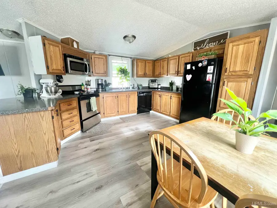 1401 N 23rd #9, Escanaba, MI 49829 - Image #3