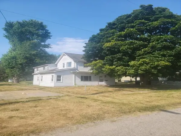 111 Saginaw, Vassar, MI 48768