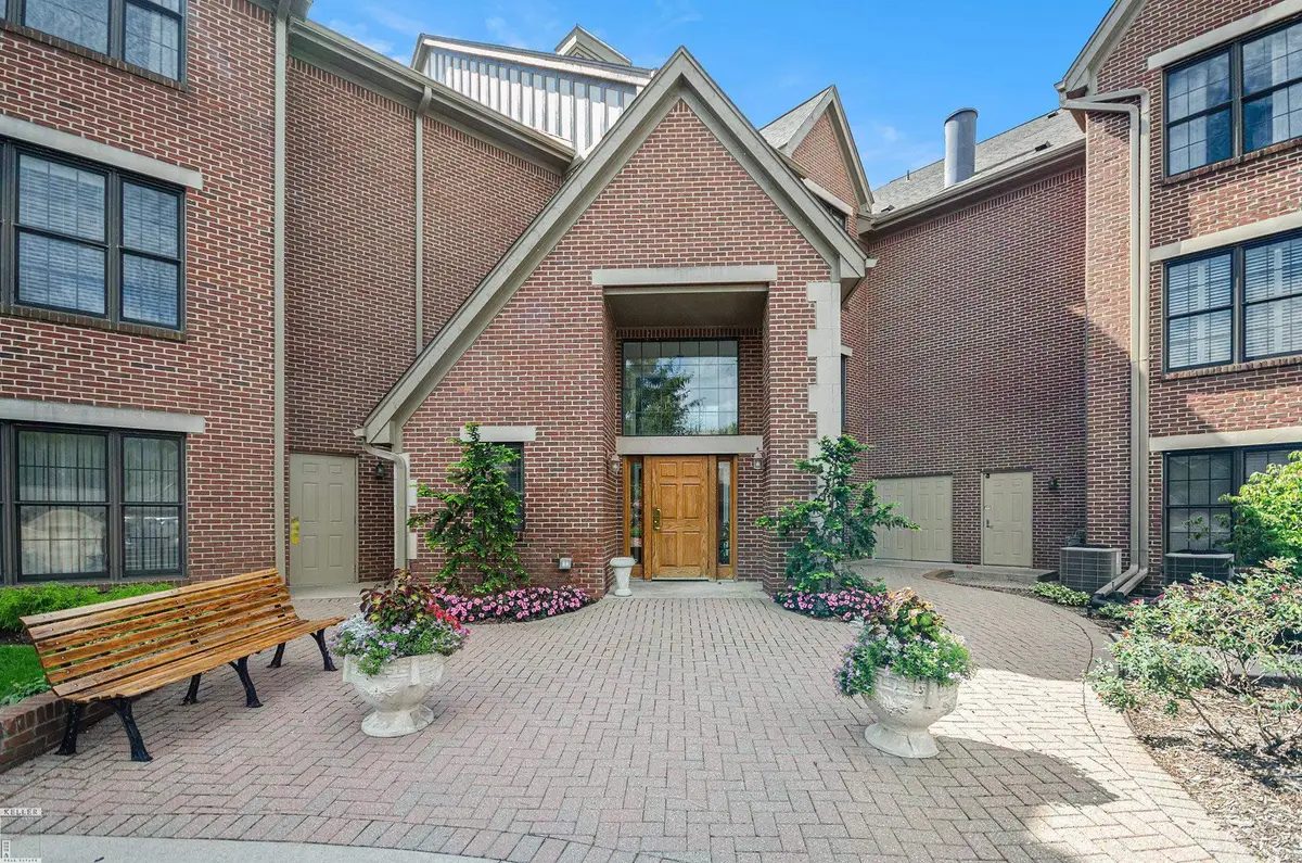 36 Pointe Park Place, Grosse Pointe Park, MI 48230 - Image #1