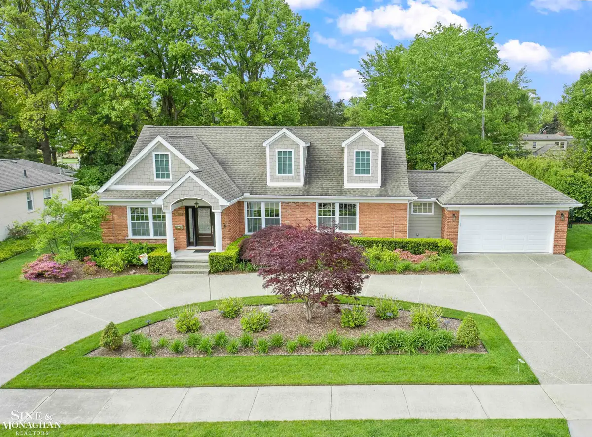 1061 N Renaud, Grosse Pointe Woods, MI 48236 - Image #1