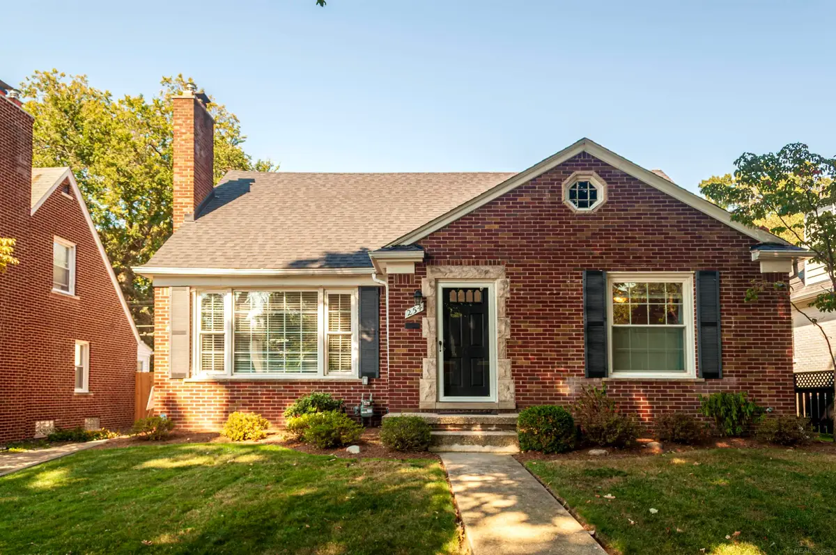 254 Mount Vernon, Grosse Pointe Farms, MI 48236 - Image #1