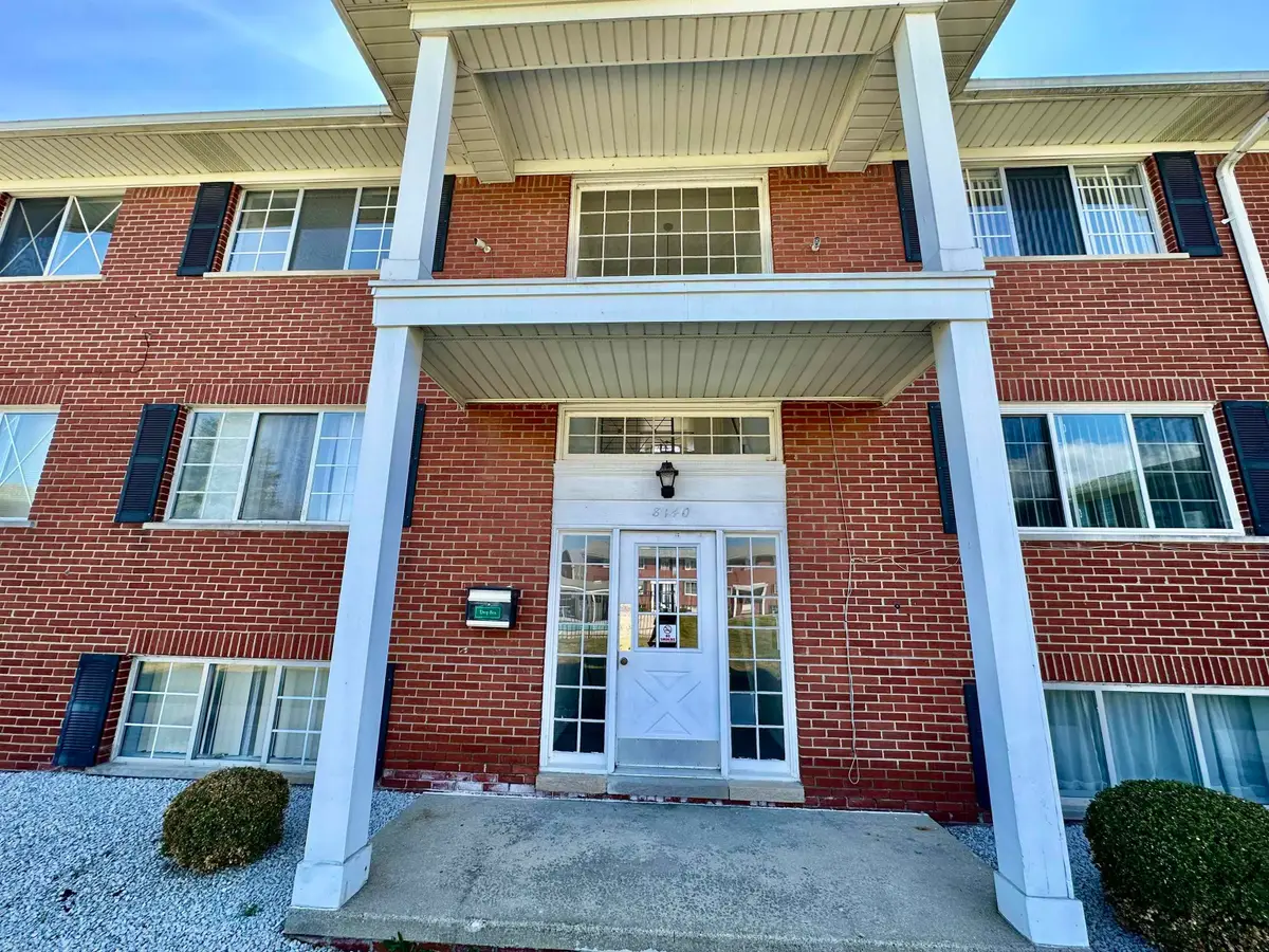 8140 Crestview Dr, Sterling Heights, MI 48312 - Image #1