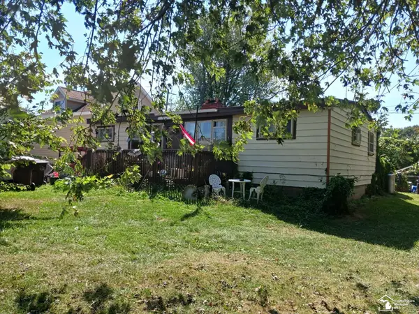 3376 Navarre, Monroe, MI 48162