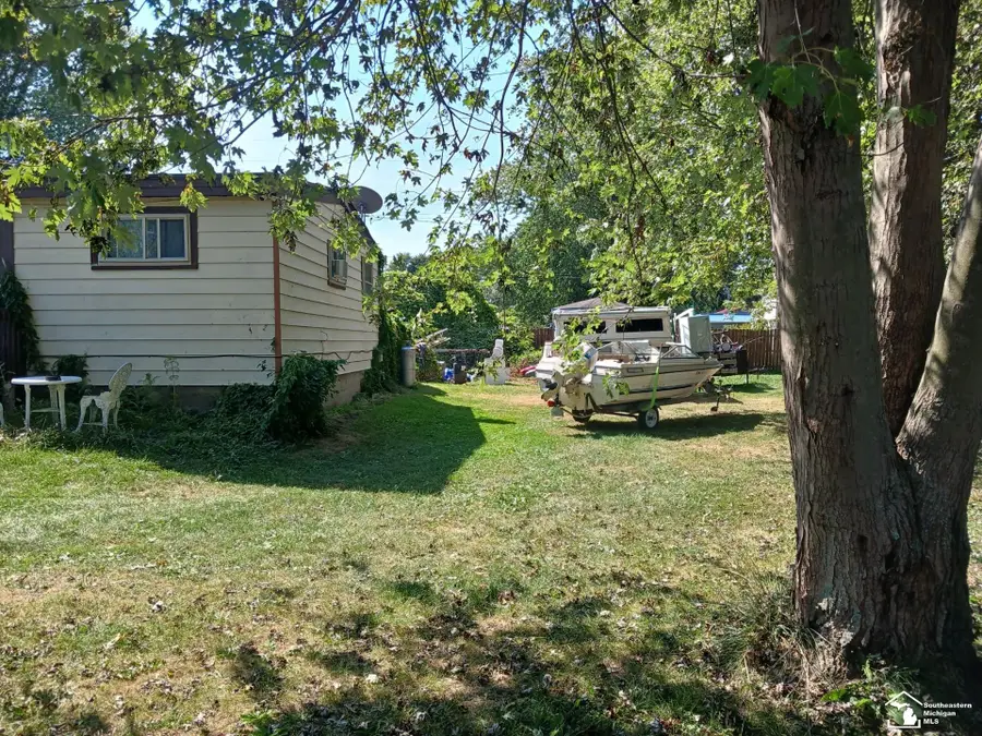 3376 Navarre, Monroe, MI 48162 - Image #2