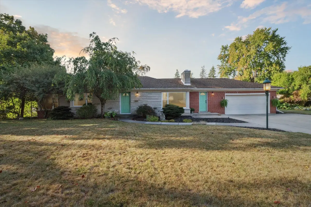 712 N Rainbow, Clare, MI 48617 - Image #1