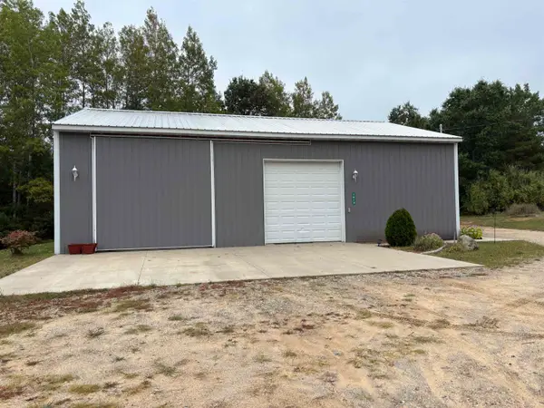 1910 W Maple Grove, Farwell, MI 48622