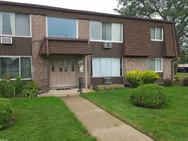 30241 Utica Rd #107, Roseville, MI 48066