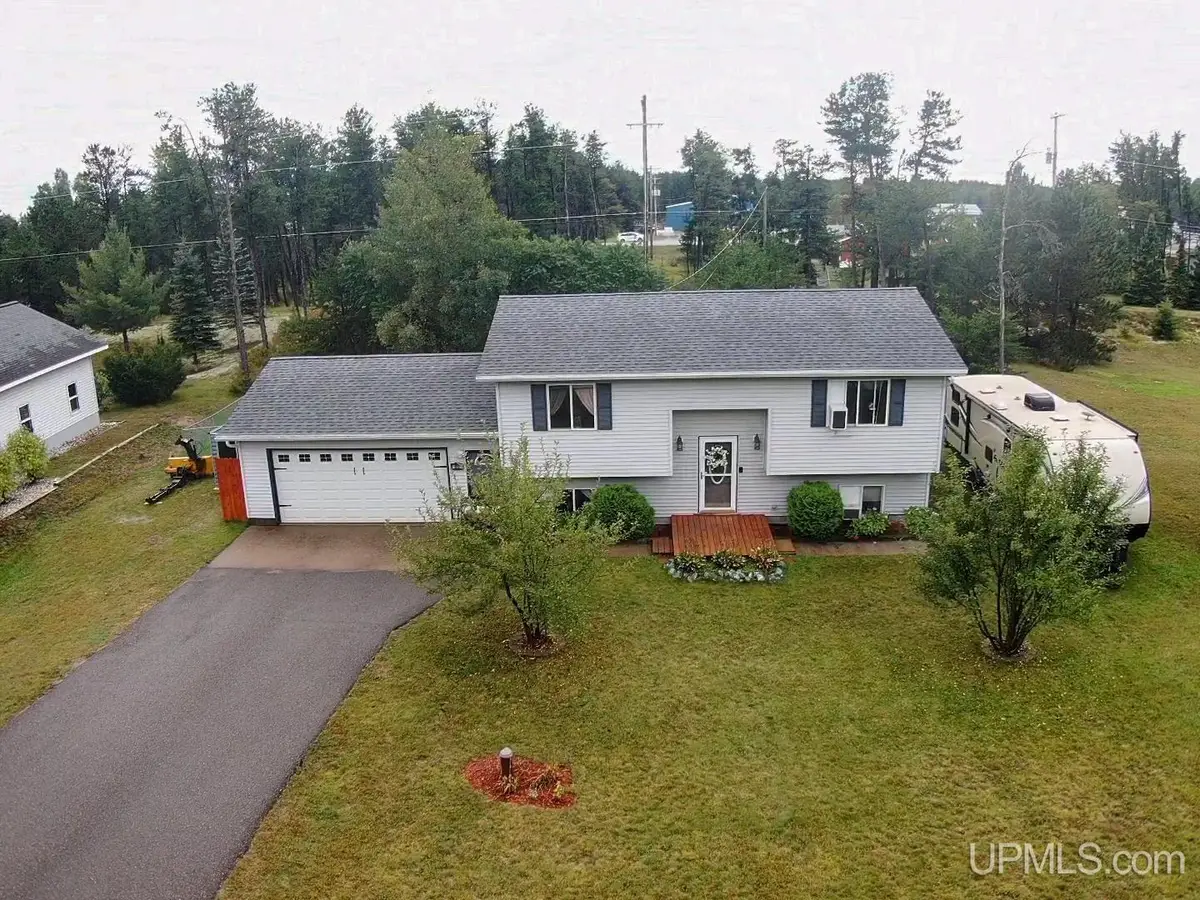 610 Lakewood, Marquette, MI 49855 - Image #1