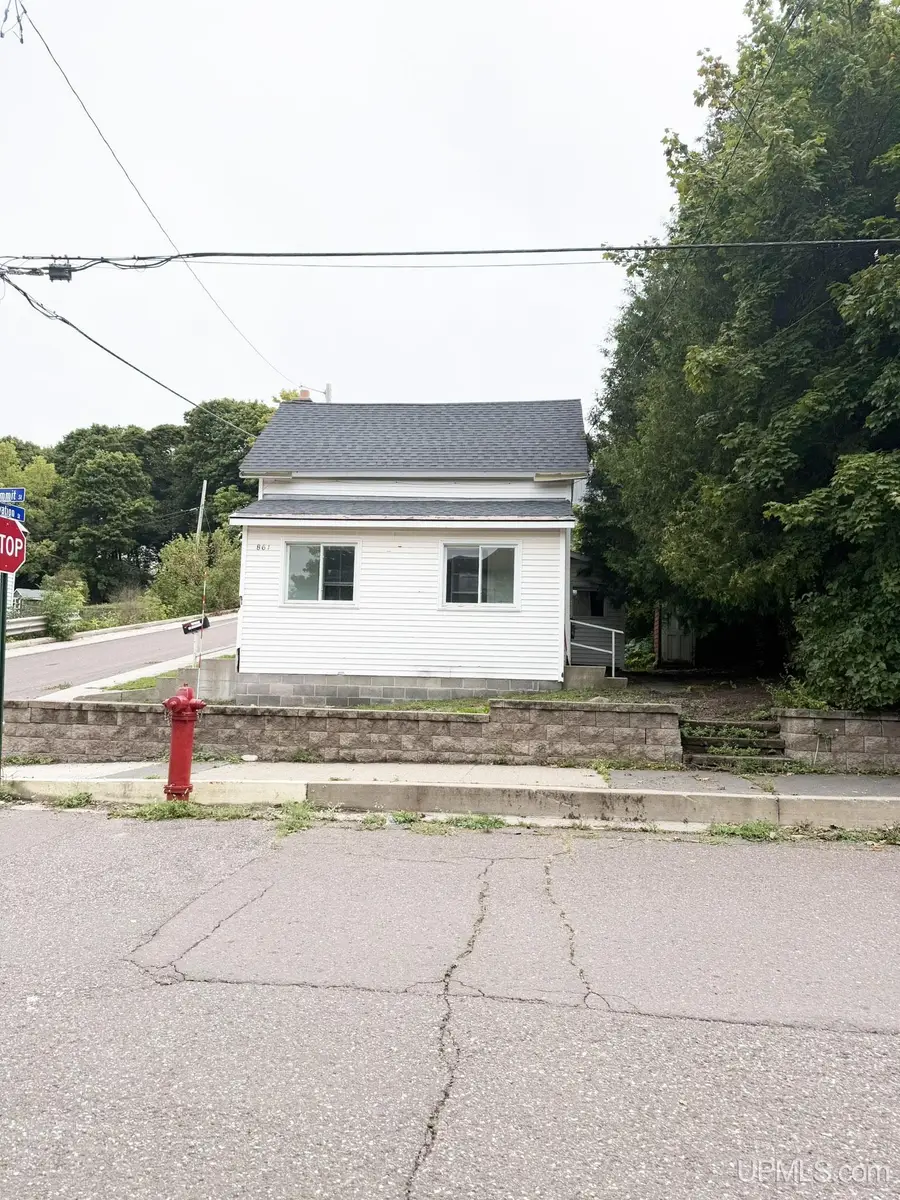 861 Summit, Hancock, MI 49930 - Image #2